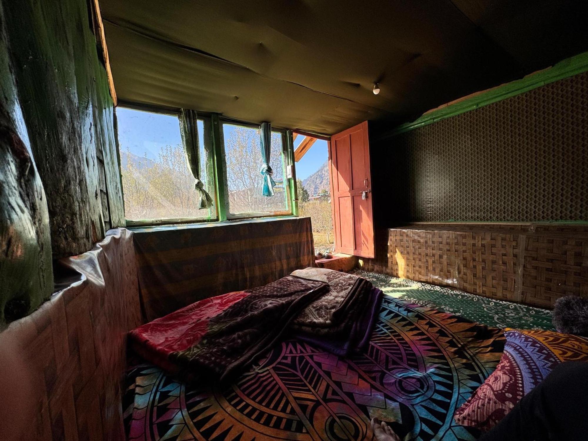 Hippy Hyde Kalga Hotel Kalgha Exterior photo